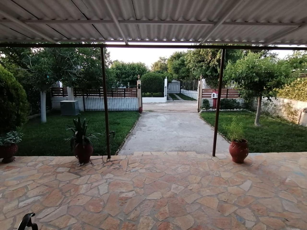 Tota'S Family House, 4 Min Walk To The Beach Levendokhórion Exterior foto